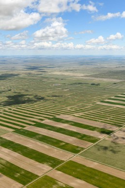 Onto the flatlands of Wyoming